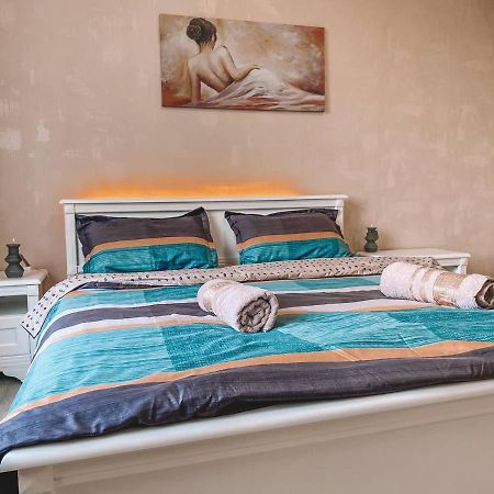 Luxury Sky Apartment Chisinau Bagian luar foto