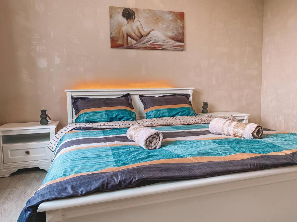 Luxury Sky Apartment Chisinau Bagian luar foto