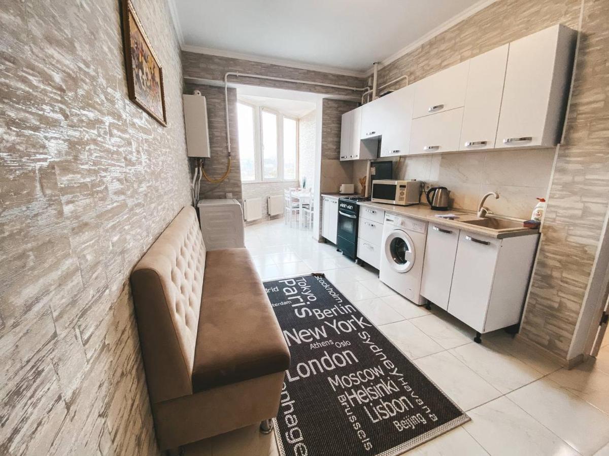 Luxury Sky Apartment Chisinau Bagian luar foto