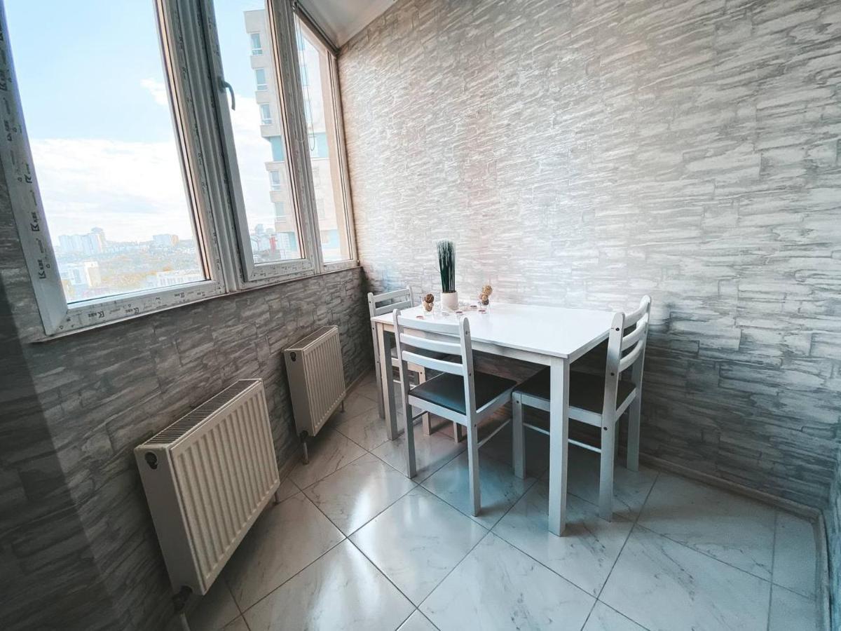 Luxury Sky Apartment Chisinau Bagian luar foto